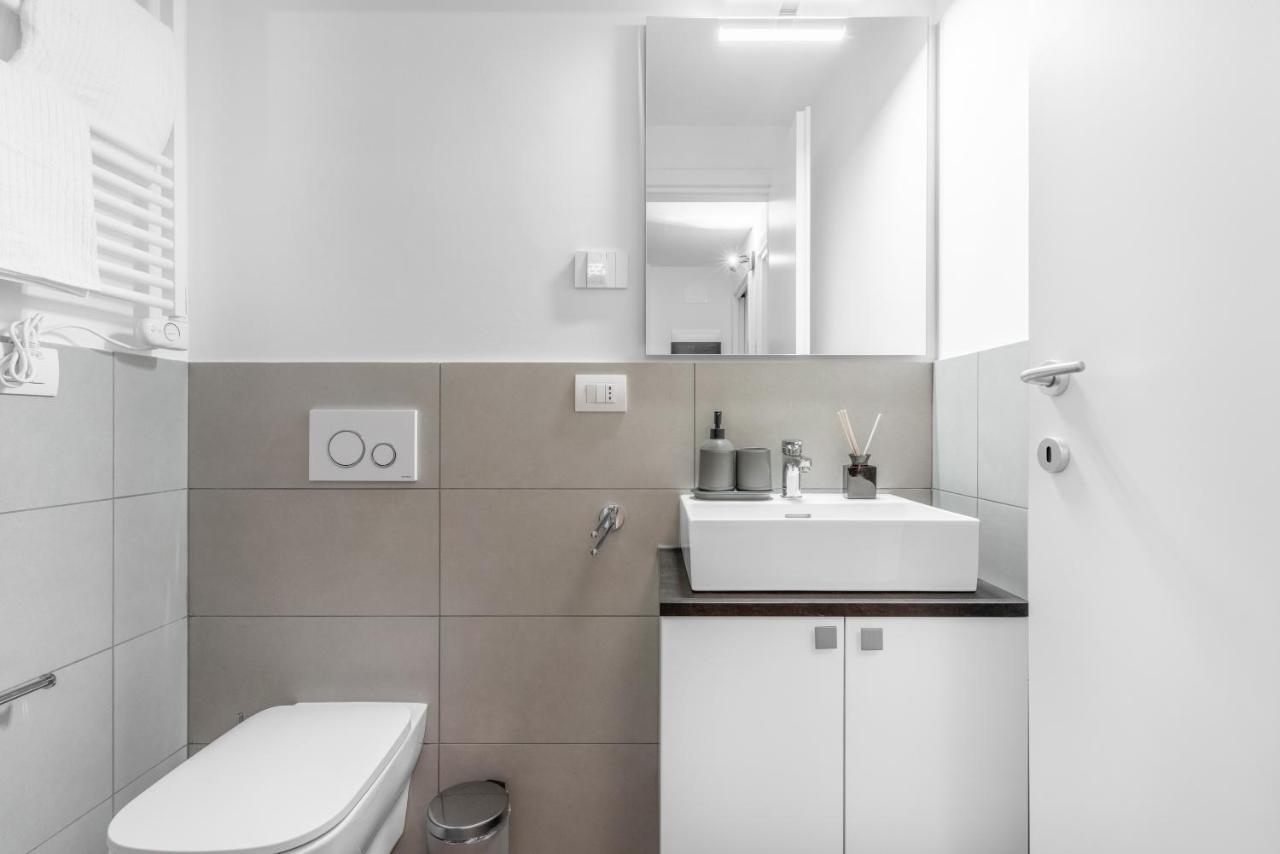 Modern With Terrace & Garage By Ndp Rent Apartment Milan Exterior photo